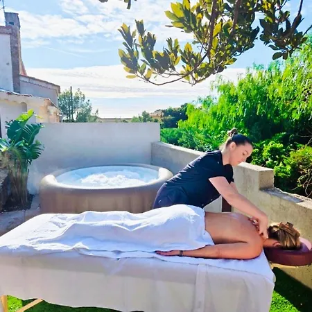 Apartment Qu'importe, Jardin, Jacuzzi, Massage *