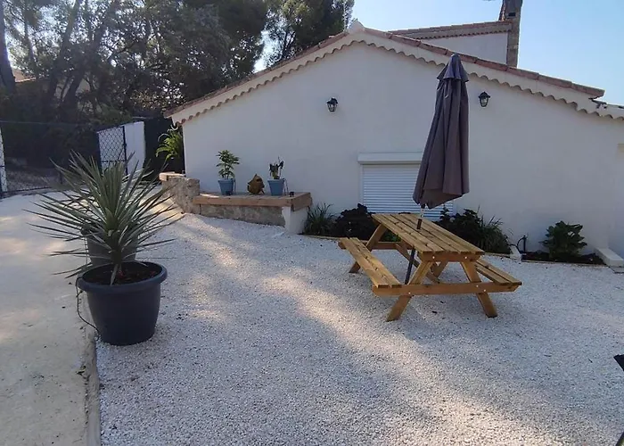 Apartament Qu'importe, Jardin, Jacuzzi, Massage *