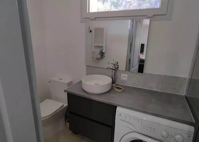 Qu'importe, Jardin, Jacuzzi, Massage Apartament
