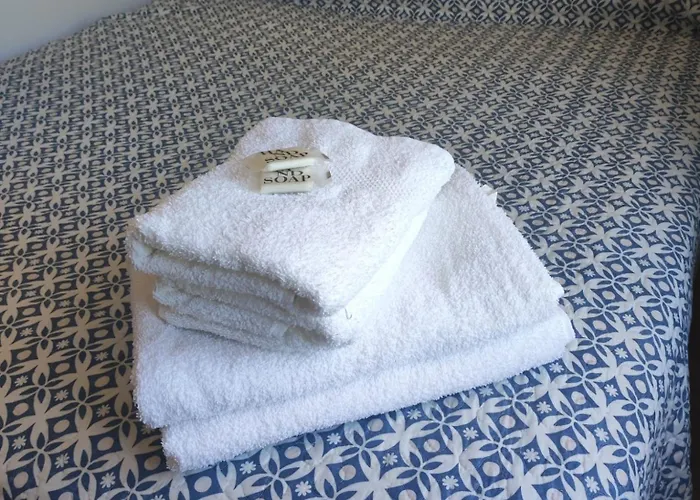 Qu'importe, Jardin, Jacuzzi, Massage * Bandol