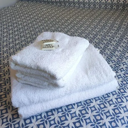 Qu'importe, Jardin, Jacuzzi, Massage * Bandol