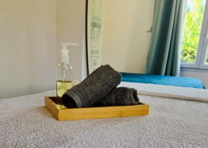 Qu'importe, Jardin, Jacuzzi, Massage Апартаменты Бандоль